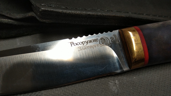 Hübsches scharfes Messer aus D2 Stahl russische Fertigung