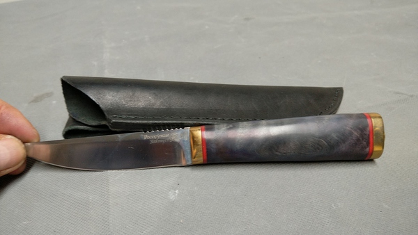 Hübsches scharfes Messer aus D2 Stahl russische Fertigung
