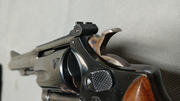Neuer seltener Revolver Smith & Wesson in .22 Win Magn