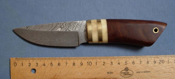 Sch�nes Messer mit Damaszenerstahlklinge 190 Lagen